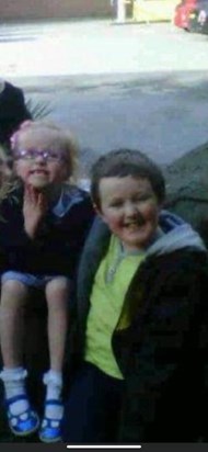 Can’t believe you are both now my special angels love you both so much fly high Mia & Thomas best friends forever xxxx